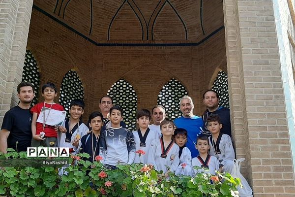 حضور دانش‌آموز ورزشکاران قرچکی در دومین دوره مسابقات تکواندو بسیج تهران بزرگ