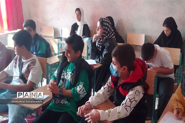 دوره سواد رسانه ویژه دانش‌آموزان در محمودآباد