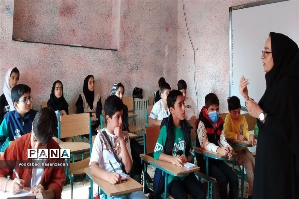 دوره سواد رسانه ویژه دانش‌آموزان در محمودآباد