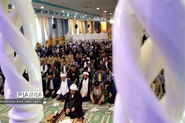 حضور پرشور مردم در نماز جمعه شهرستان رباط‌کریم