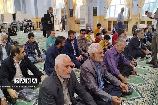 حضور پرشور مردم در نماز جمعه شهرستان رباط‌کریم
