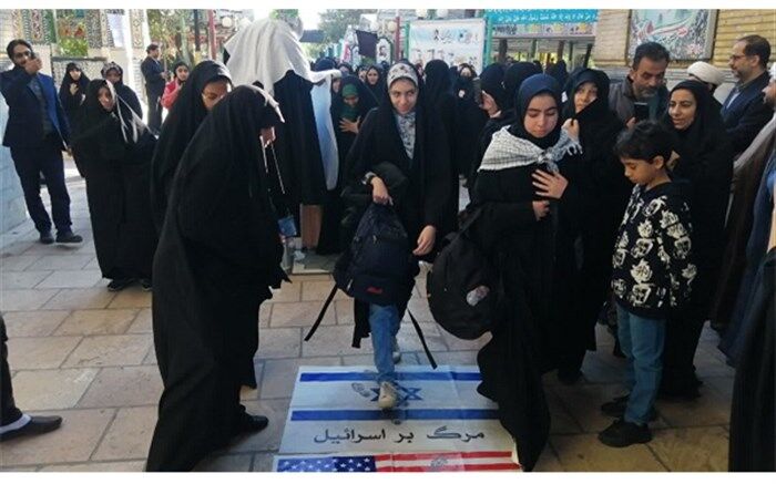 دومین کاروان  راهیان نور دانش آموزی از ناحیه یک قم عازم مناطق عملیاتی جنوب شد