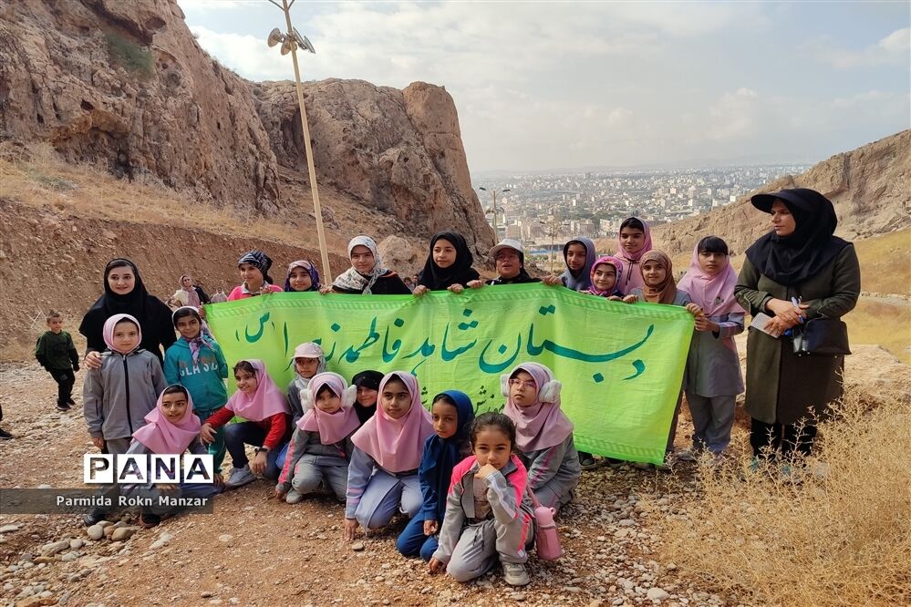پیاده‌روی خانوادگی درشیراز