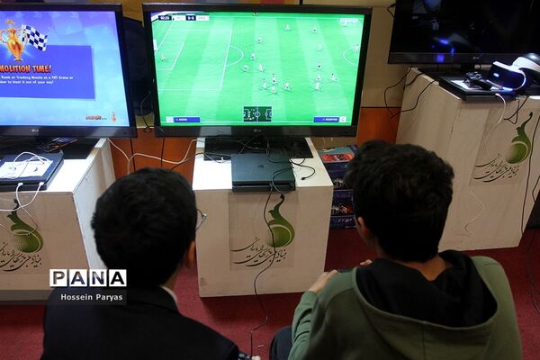 نمایشگاه عمومی یاریگران زندگی