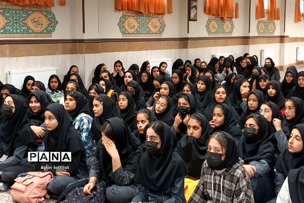 آموزش آتش نشانی و مانور زلزله  در دبیرستان خوارزمی