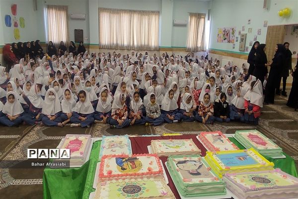 افتتاح کتابخانه مدرسه شهید بنی‌هاشمی به‌مناسبت هفته کتاب و کتابخوانی در شهرستان رباط‌کریم