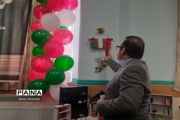افتتاح کتابخانه مدرسه شهید بنی‌هاشمی به‌مناسبت هفته کتاب و کتابخوانی در شهرستان رباط‌کریم