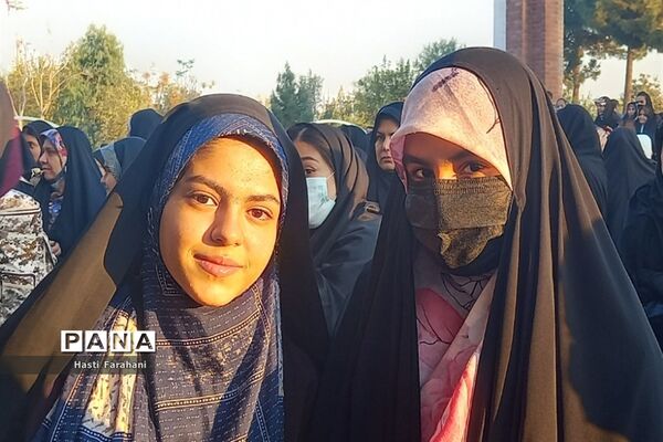 اعزام دانش‌آموزان دختر شهرستان‌قرچک به اردوی راهیان نور