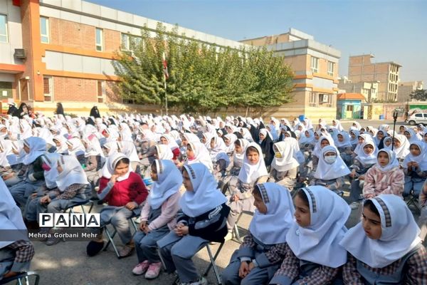 مراسم گرامیداشت هفته کتابخوانی درآموزشگاه شاهد فاطمه زهرا(س) اسلامشهر