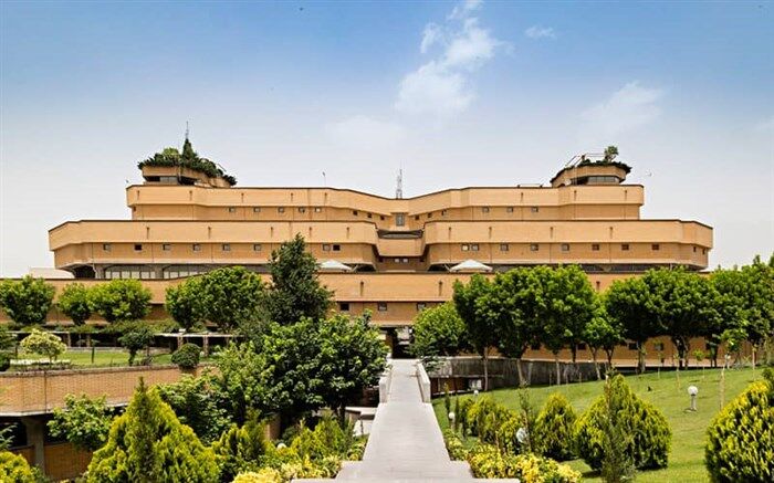 کتاب و کلمه برای به تصویر کشیدن مفاهیم عالی هنر، جلوتر از سینماست