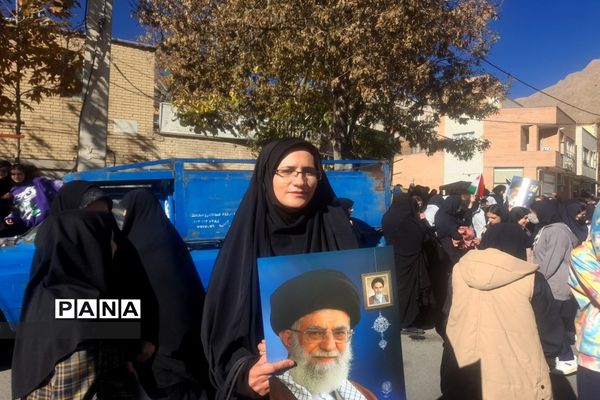 مردم شهرستان فریدونشهر همزمان با سراسر کشور برای ابراز همدردی با مردم مظلوم فلسطین به خیابان‌ها آمدند