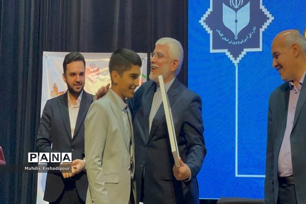 نشست تشکلات دانش‌آموزی با استاندار گلستان