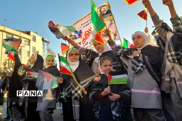 تجمع مردم شهرستان قدس در حمایت از ملت بی‌دفاع غزه