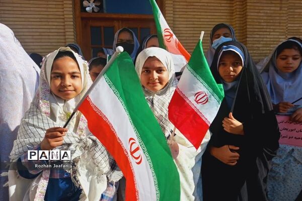 اجتماع بزرگ دانش‌آموزان شیرازی درحمایت ازمردم غزه درحرم شاهچراغ (ع)