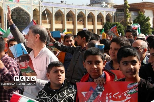 تجمع بزرگ فرهنگیان و دانش‌آموزان شیرازی در حمایت از فلسطین