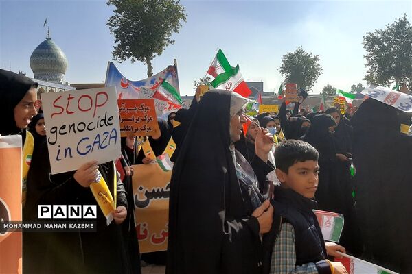 تجمع بزرگ فرهنگیان و دانش‌آموزان شیرازی در حمایت از فلسطین