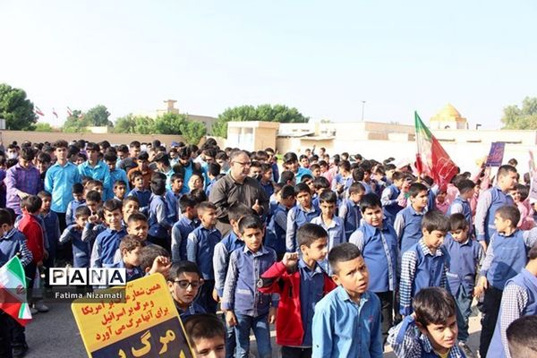 اجتماع دانش‌آموزان و فرهنگیان منطقه شبانکاره در حمایت از مردم مظلوم غزه