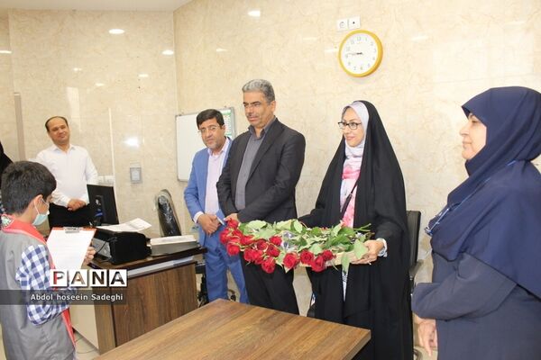 گرامیداشت سالروز ولادت حضرت زینب کبری (س) و روز پرستار در بوشهر توسط دانش آموزان پیشتاز