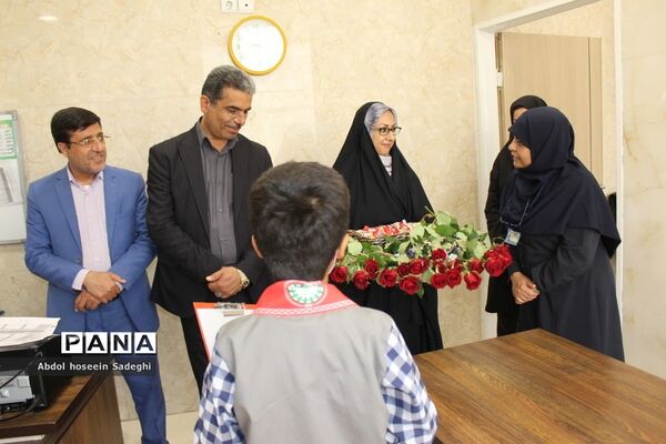 گرامیداشت سالروز ولادت حضرت زینب کبری (س) و روز پرستار در بوشهر توسط دانش آموزان پیشتاز