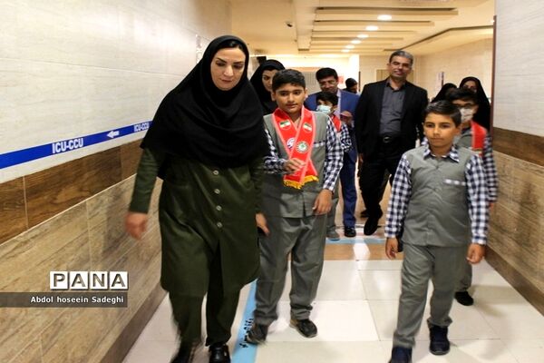گرامیداشت سالروز ولادت حضرت زینب کبری (س) و روز پرستار در بوشهر توسط دانش آموزان پیشتاز