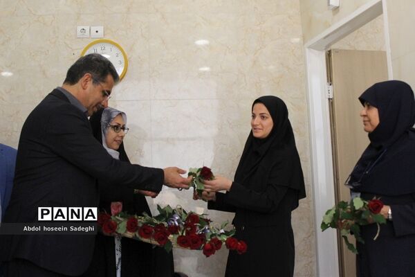 گرامیداشت سالروز ولادت حضرت زینب کبری (س) و روز پرستار در بوشهر توسط دانش آموزان پیشتاز