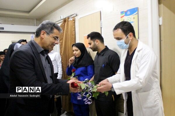 گرامیداشت سالروز ولادت حضرت زینب کبری (س) و روز پرستار در بوشهر توسط دانش آموزان پیشتاز