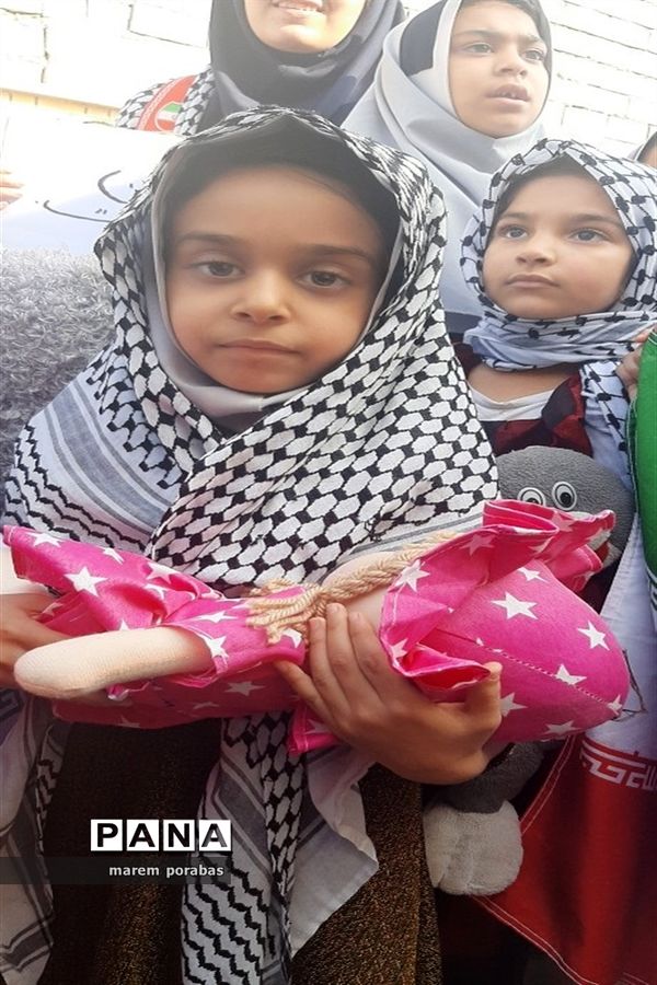 تجمع دانش‌آموزان شادگانی در حمایت از کودکان مظلوم غزه