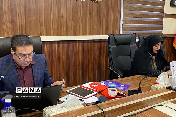 نشست توجیهی آموزش و پرورش ناحیه ری  با موضوع برنامه فراگیر پرورشی