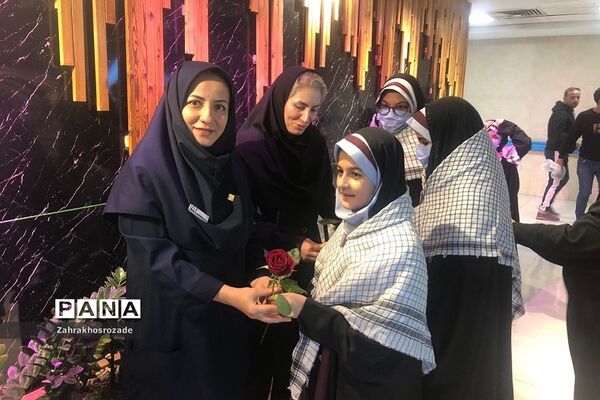تقدیر از پرستاران به‌مناسبت روز پرستاردر ناحیه دو ری
