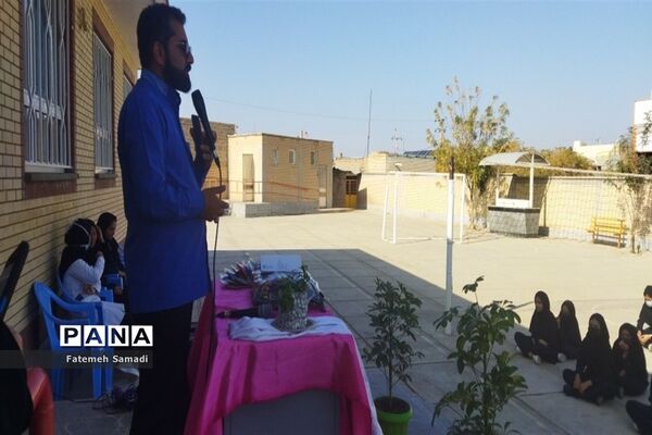 برگزاری جشن ولادت حضرت زینب (س) و روز پرستار در دبیرستان شهید حبیبی کاشمر