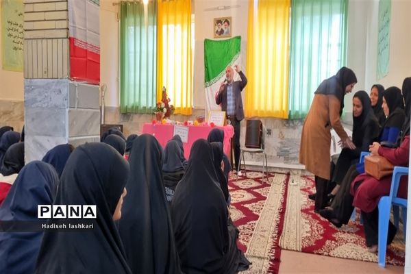 برگزاری جشن ولادت حضرت زینب (س) در دبیرستان فرهیختگان کاشمر