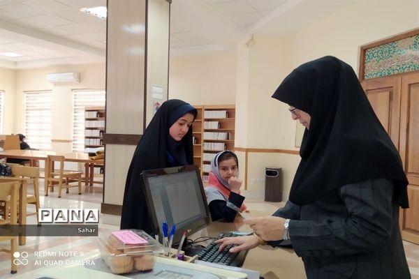 بازدید دانش‌آموزان دبستان ١۵ خرداد کاشمر از کتابخانه آرامگاه آیت‌‌الله مدرس