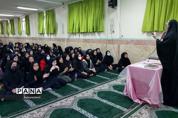 گرامیداشت ولادت حضرت زینب(س) و روز پرستار در ناحیه ۲ بهارستان