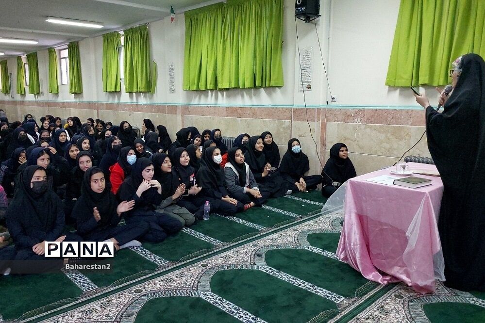 گرامیداشت ولادت حضرت زینب(س) و روز پرستار در ناحیه ۲ بهارستان