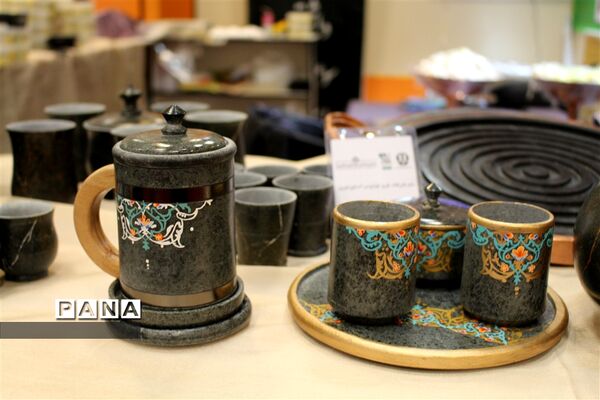 نمایشگاه یاریگران زندگی در کانون پرورش فکری کودکان و نوجوانان