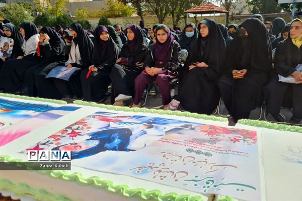 جشن میلاد حضرت زینب(س) درآموزشگاه ام‌ابیها(س)اسلامشهر