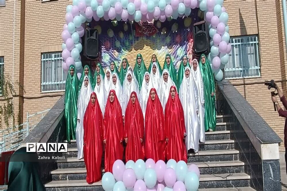 جشن میلاد حضرت زینب(س) درآموزشگاه ام‌ابیها(س)اسلامشهر