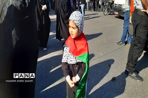 راهپیمایی دانش‌آموزان شهرستان ساری در حمایت از کودکان مظلوم فلسطین