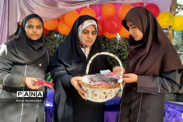 مراسم  ولادت حضرت زینب(س) و روز پرستار در مدرسه فاطمه‌الزهرا(س) ناحیه‌ یک شهرری