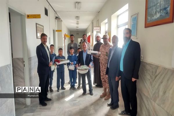 تجلیل از پرستاران بیمارستان مدرس توسط اداره اوقاف وامور خیریه کاشمر