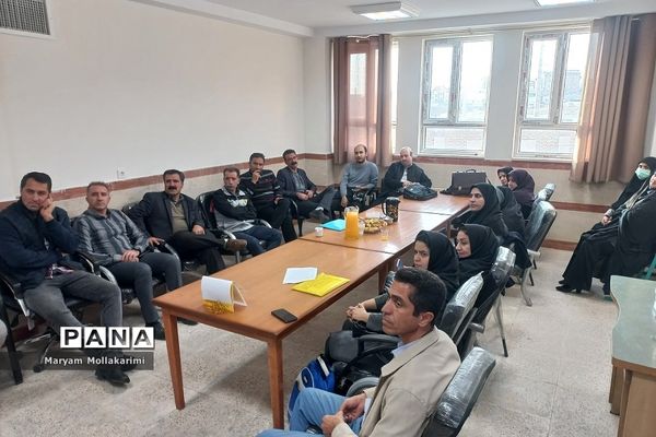 آموزش کمک‌های اولیه در جلسه شورای معلمان شهرستان‌دماوند