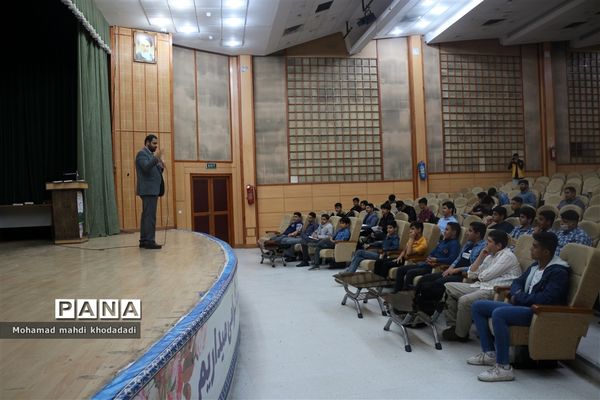 روز اول دوره آموزشی دانش‌آموز خبرنگاران پسر اهواز