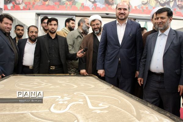 بازدید معاون اجرایی رئیس جمهوری از نمایشگاه «روایت پیشرفت» در قم