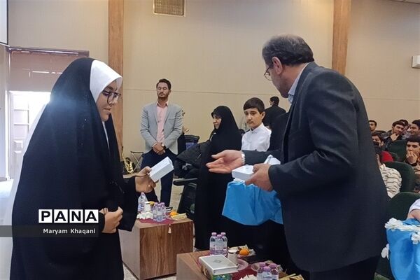 تجلیل از ستارگان قرآنی ناحیه 3 شیراز