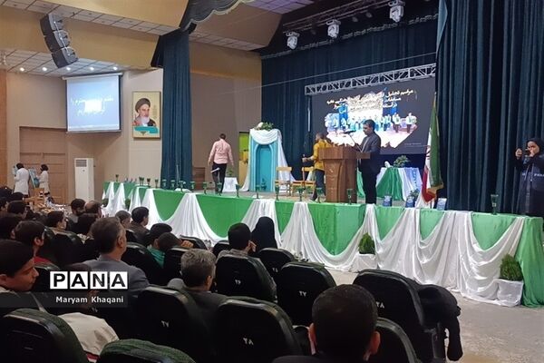 تجلیل از ستارگان قرآنی ناحیه 3 شیراز