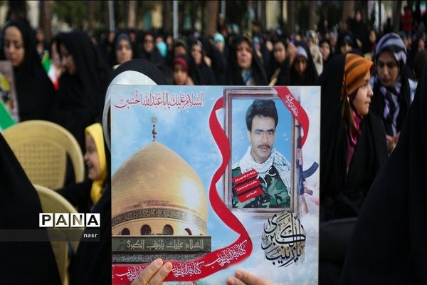 آیین ادای احترام و غبارروبی مزار شهدای مدافع حرم منطقه ۱۴ شهرداری اصفهان