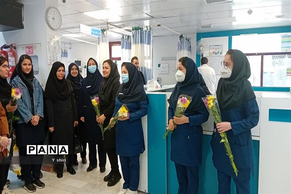 گرامیداشت ولادت حضرت زینب(س)و روز پرستار توسط دانش‌آموزان دبیرستان نسیبه