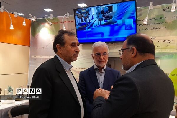 بازدید معاون حقوقی رئیس‌جمهوری از جشنواره کشوری «یاریگران زندگی»