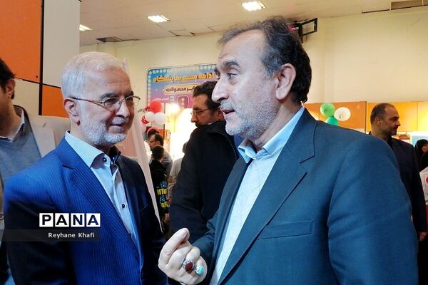 بازدید معاون حقوقی رئیس‌جمهوری از جشنواره کشوری «یاریگران زندگی»