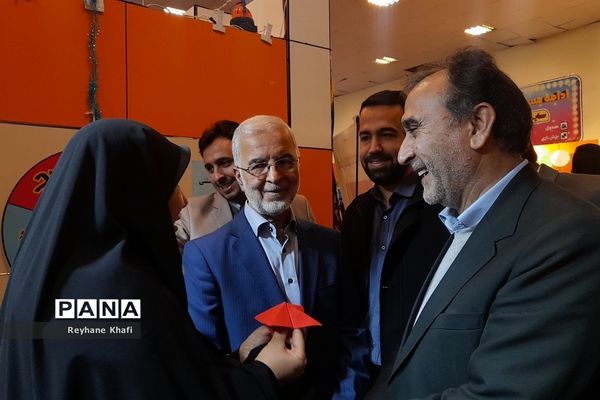 بازدید معاون حقوقی رئیس‌جمهوری از جشنواره کشوری «یاریگران زندگی»